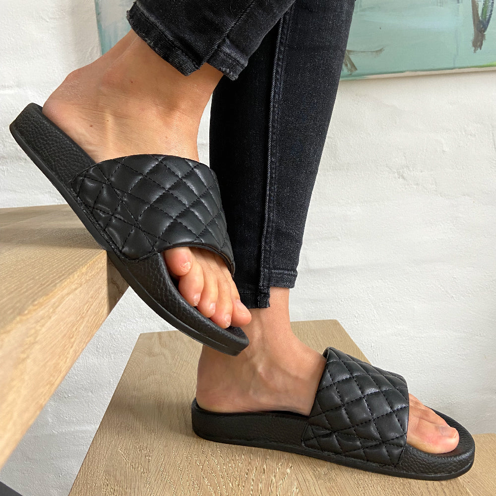 Quilted discount slide sandals