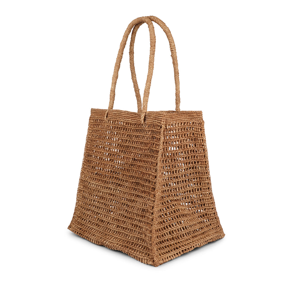 Lovelies Studio - One of the standout features of raffia handbags is their lightweight construction, which makes them comfortable to carry all day long. Additionally, raffia's inherent strength ensures that these handbags are built to withstand daily wear and tear, providing long-lasting durability.