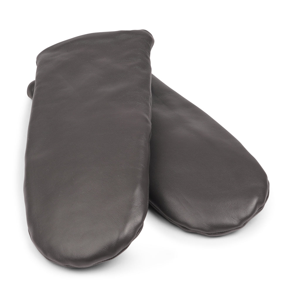 The Ravenna mittens are crafted from premium leather and feature a plush fleece lining for exceptional warmth and comfort.

With their sophisticated design and luxurious materials, these mittens offer both style and practicality, making them an essential accessory for chilly weather.