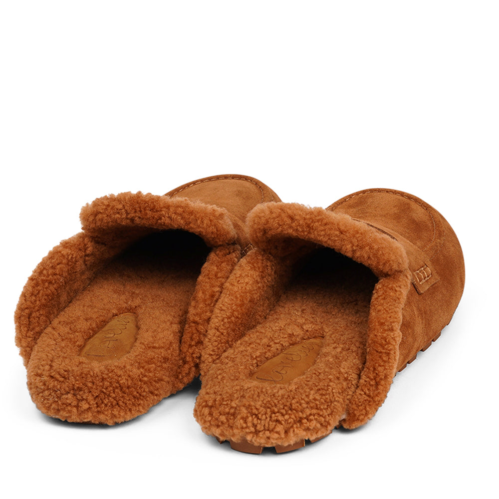 Lovelies Studio - Denmark - Designed to envelop your feet in cozy warmth, these mules offer an unbeatable blend of plushness and support. The durable rubber sole ensures long-lasting comfort and resilience, making them the perfect companion for chilly days. Treat your feet to the luxury they deserve.