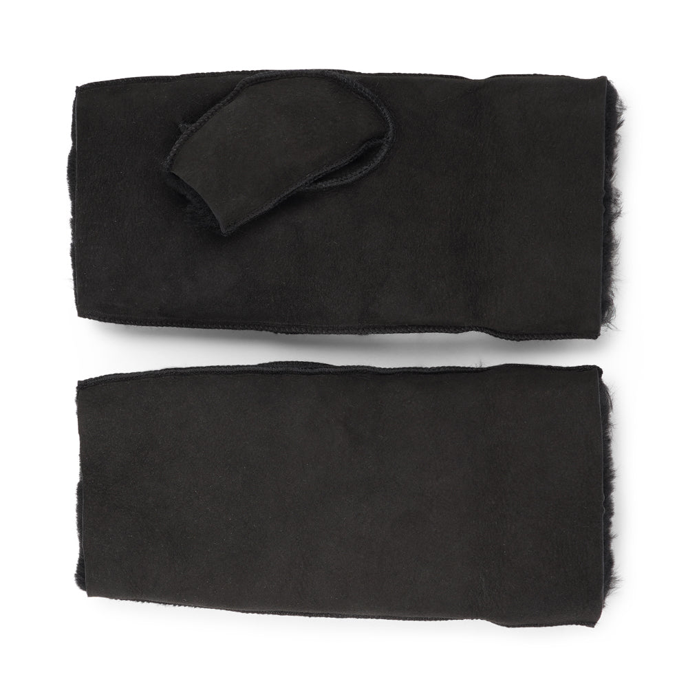 Meet the Uccea Shearling Muffedice—crafted from 100% Australian double-faced shearling for ultimate coziness.

With a soft sheepskin palm and upper, plus a plush sheep fur cuff and lining, these mitts bring serious warmth and style to any winter look.